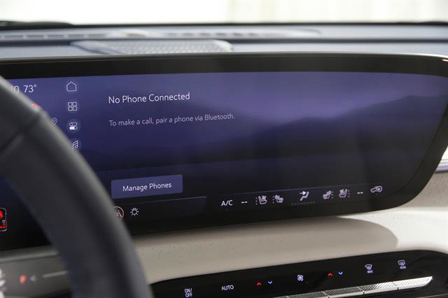 Used 2025 Buick Enclave Avenir w/ LPO, Floor Liner Package AWD/4WD image 12