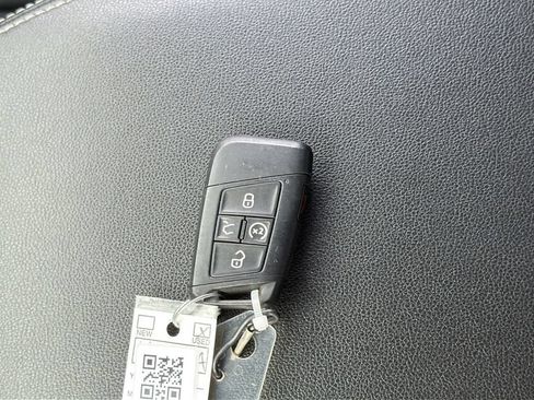 Used 2022 Volkswagen Atlas Cross Sport SE AWD/4WD image 9