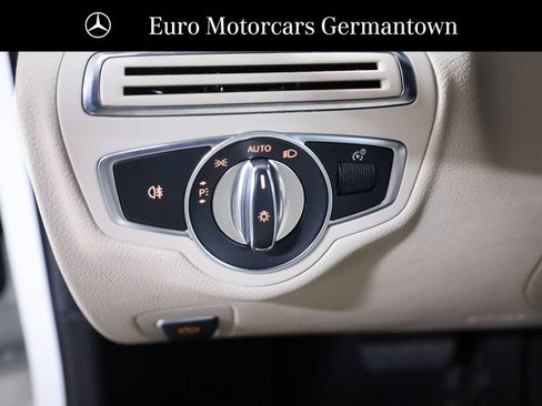 Used 2018 Mercedes-Benz C 300 4MATIC Sedan image 11
