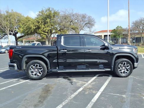 Used 2022 GMC Sierra 1500 SLT w/ SLT Convenience Package image 6