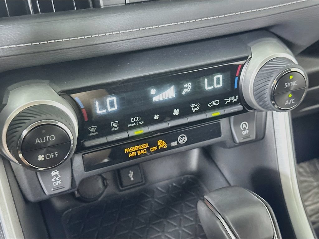 Used 2022 Toyota RAV4 XLE Premium FWD image 28