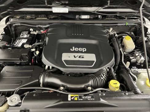 Used 2017 Jeep Wrangler Unlimited Sport w/ Quick Order Package 24S AWD/4WD image 26
