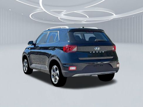 New 2026 Hyundai Venue SEL FWD image 5