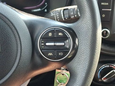 Used 2023 Kia Soul LX w/ LX Technology Package FWD image 26
