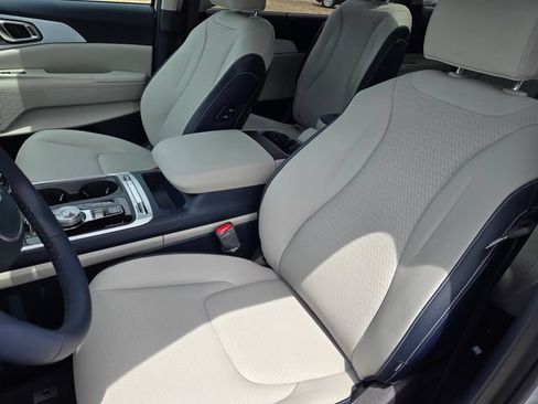 New 2026 Kia Carnival SX Prestige FWD image 11