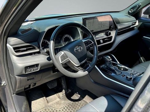 Used 2024 Toyota Highlander XSE AWD/4WD image 14