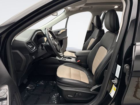 Used 2022 Ford Escape Titanium w/ Titanium Elite Package AWD/4WD image 11