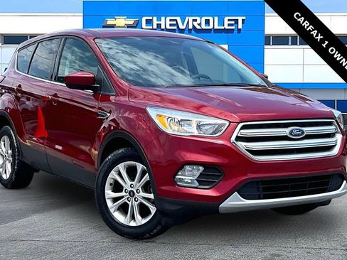 Used 2019 Ford Escape SE FWD image 1