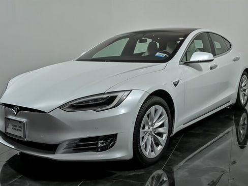 Used 2020 Tesla Model S Long Range Plus AWD/4WD image 5