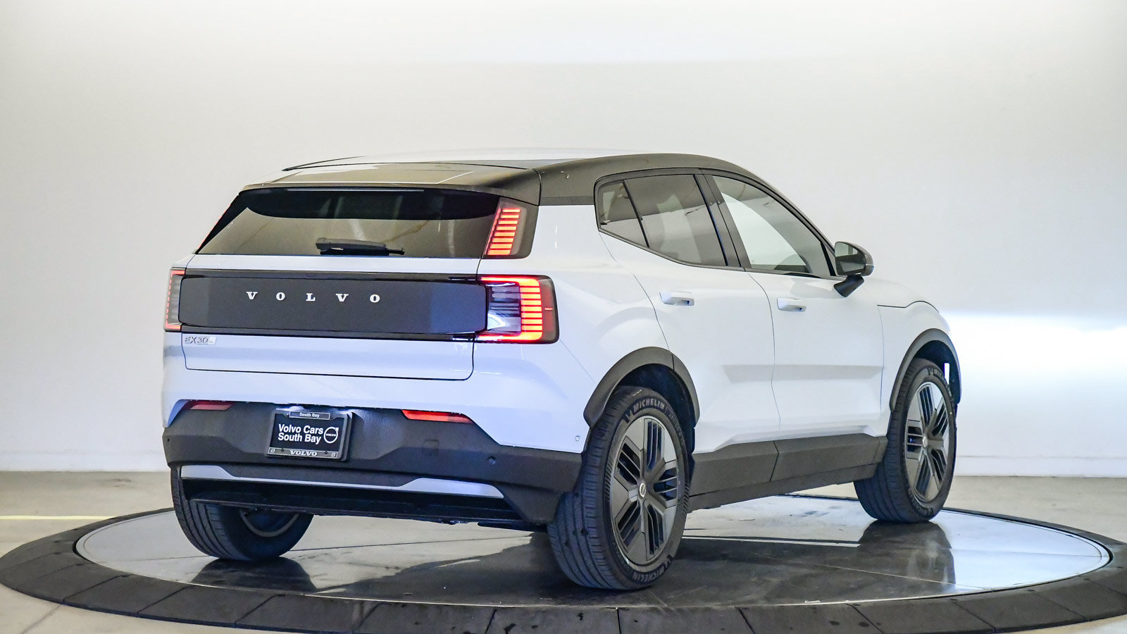 New 2026 Volvo EX30 Cross Country Ultra w/ Protection Package Premier AWD/4WD image 5