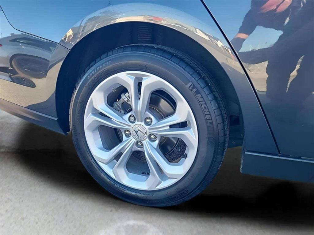Used 2025 Honda Accord LX image 27