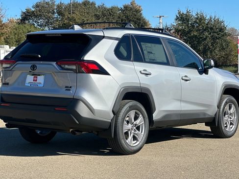 New 2025 Toyota RAV4 XLE image 4