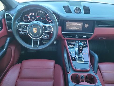 Used 2023 Porsche Cayenne S AWD/4WD image 18
