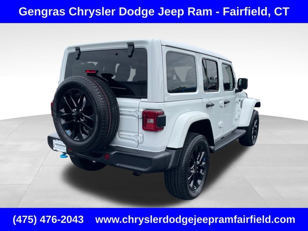 Used 2023 Jeep Wrangler Unlimited Sahara w/ Cold Weather Group AWD/4WD image 7