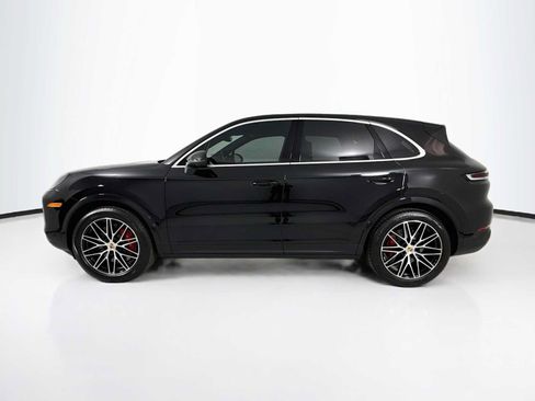 Certified 2025 Porsche Cayenne S AWD/4WD image 2