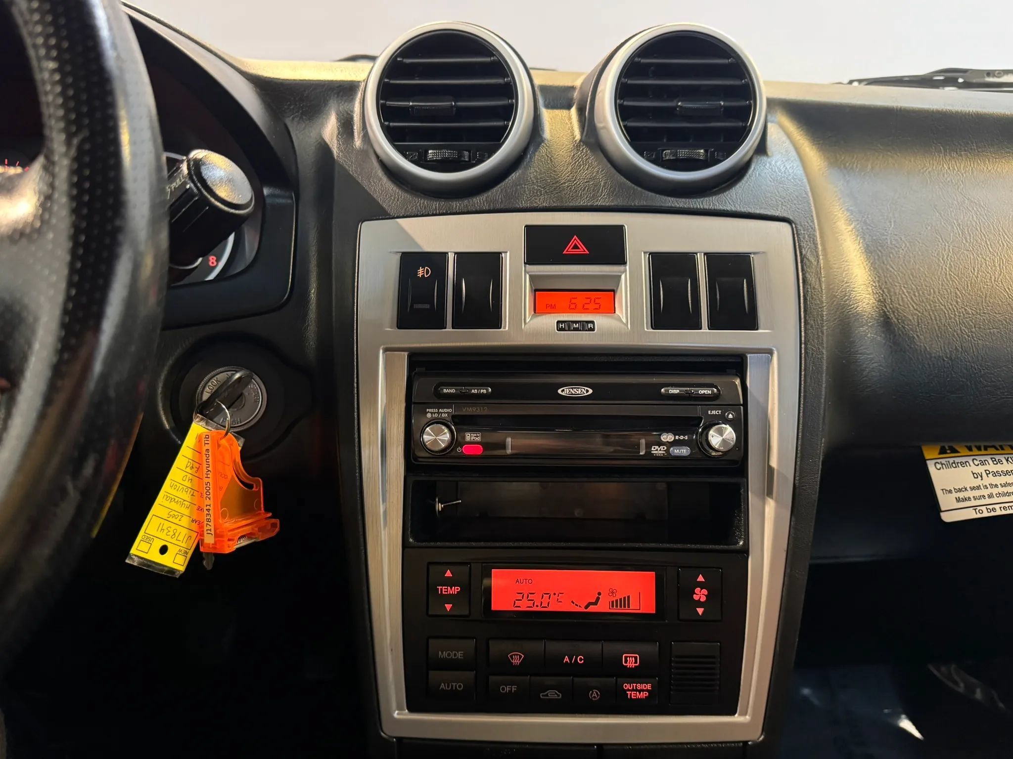 Used 2005 Hyundai Tiburon GT FWD image 14