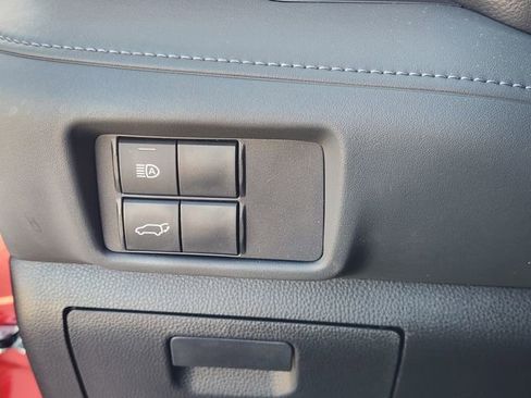 Used 2021 Toyota Highlander XLE image 21