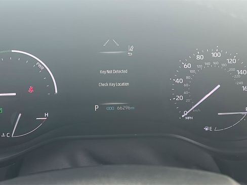 Used 2023 Toyota Sienna XLE image 17