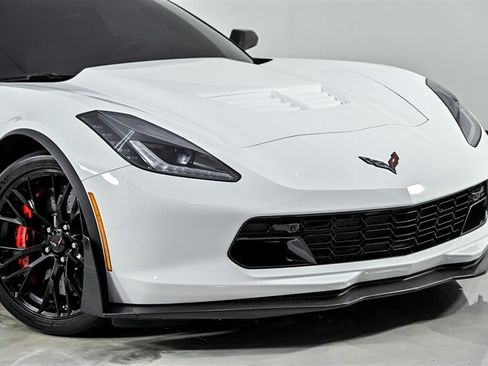 Used 2016 Chevrolet Corvette Z06 w/ 3LZ Preferred Equipment Group RWD image 2