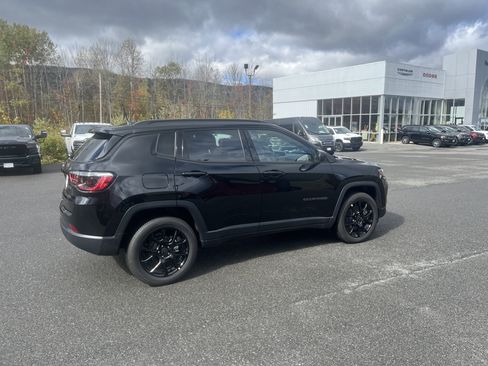 New 2026 Jeep Compass Latitude image 3