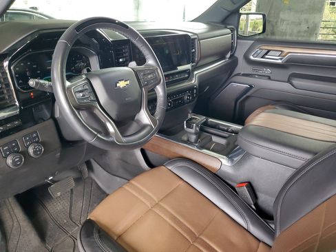 Used 2024 Chevrolet Silverado 1500 High Country AWD/4WD image 17
