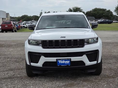 New 2026 Jeep Grand Cherokee Altitude RWD image 3