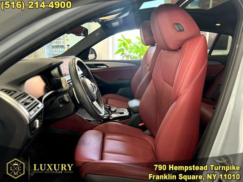 Used 2025 BMW X4 xDrive30i w/ Premium Package image 1