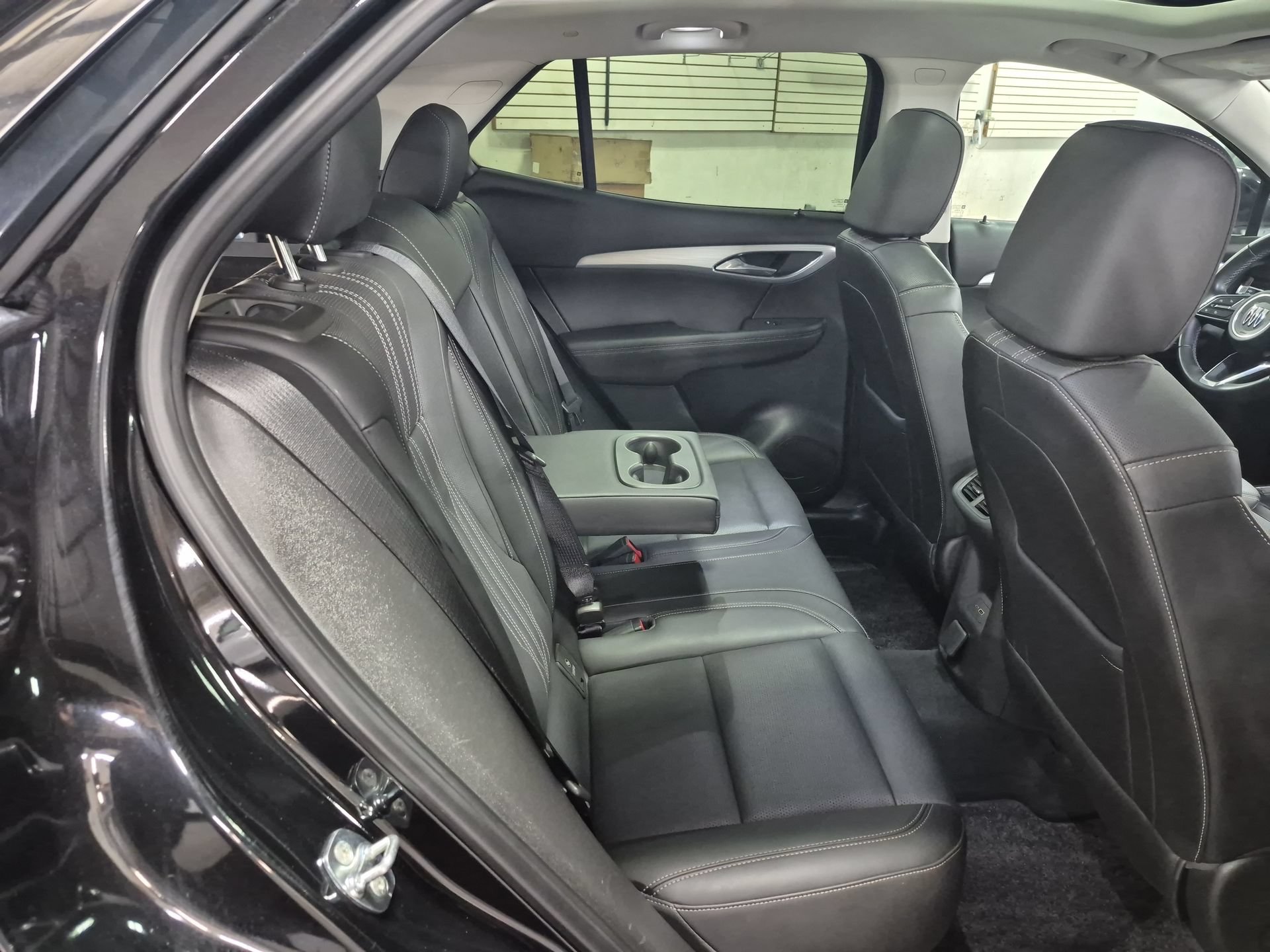 Used 2024 Buick Envision Avenir AWD/4WD image 29