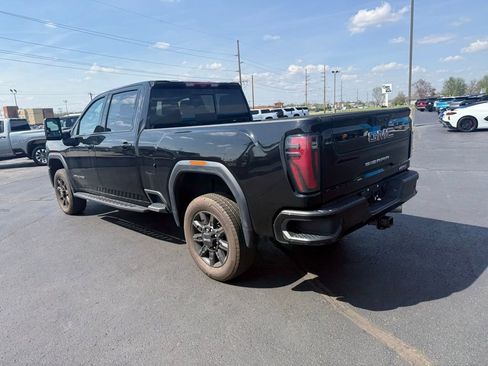 Used 2024 GMC Sierra 2500 AT4 w/ AT4 Premium Plus Package AWD/4WD image 3