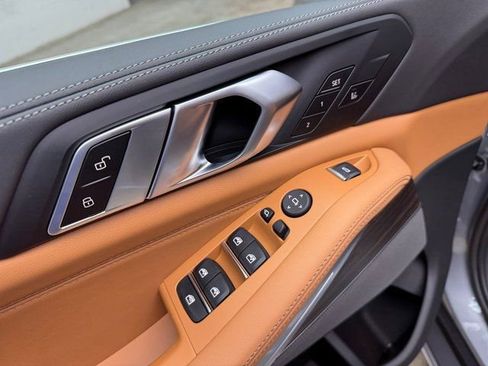 Used 2026 BMW X5 xDrive40i w/ Climate Comfort Package image 11