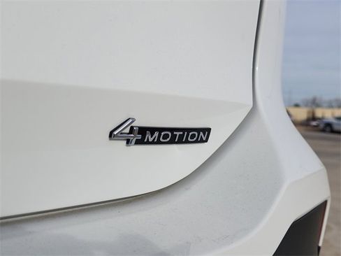 New 2026 Volkswagen Tiguan SE image 4