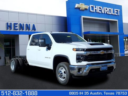 New 2026 Chevrolet Silverado 3500 LT image 1