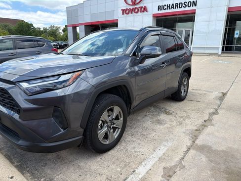 Used 2025 Toyota RAV4 XLE w/ Convenience Package FWD image 1