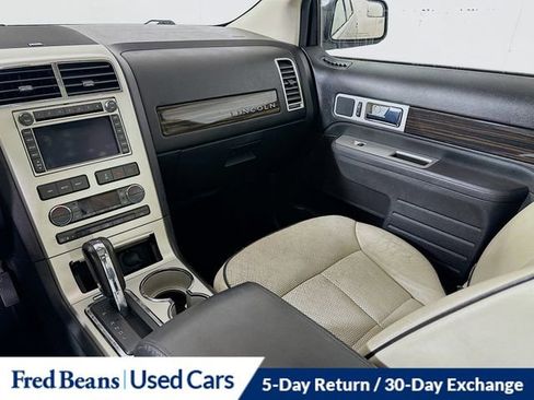Used 2010 Lincoln MKX AWD image 24