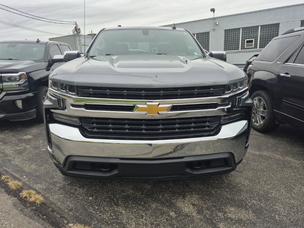 Used 2021 Chevrolet Silverado 1500 LT AWD/4WD image 2