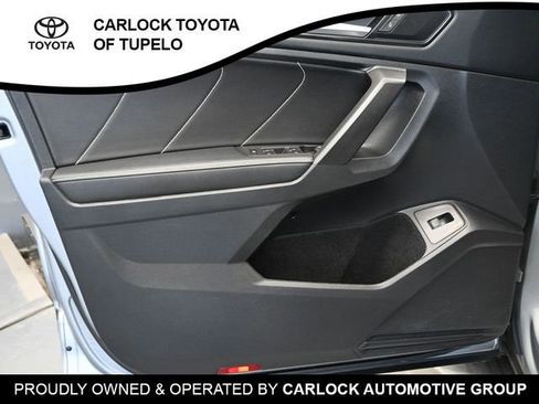 Used 2022 Volkswagen Tiguan SE R-Line image 22