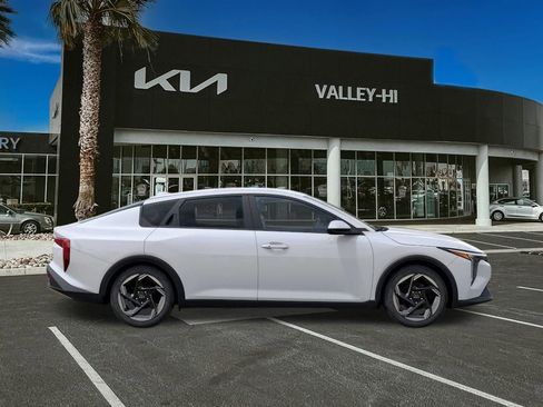 New 2025 Kia K4 EX image 8