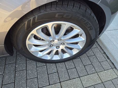 Used 2020 Land Rover Range Rover HSE image 11