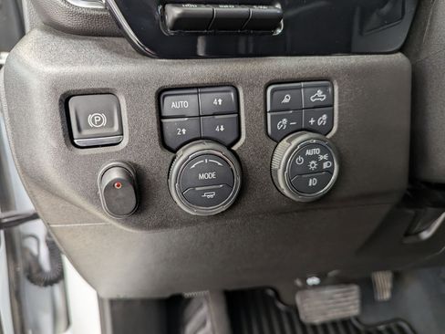 Used 2024 Chevrolet Silverado 3500 LTZ w/ LTZ Texas Edition image 17