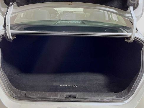 Certified 2022 Nissan Sentra SR w/ Midnight Edition image 22