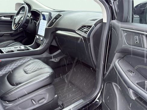 Used 2023 Ford Edge Titanium image 16