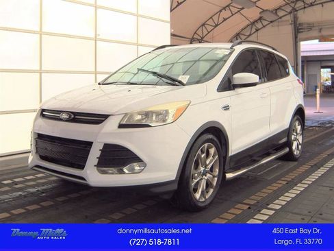 Used 2015 Ford Escape SE w/ Equipment Group 201A FWD image 1