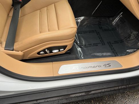 Used 2018 Porsche Panamera 4S AWD/4WD image 34