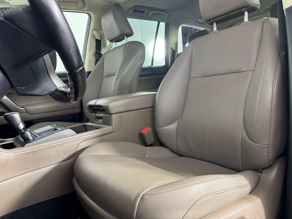 Used 2023 Lexus GX 460 Premium AWD/4WD image 14