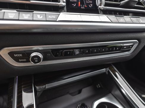 Used 2021 BMW X7 M50i w/ Executive Package AWD/4WD image 19