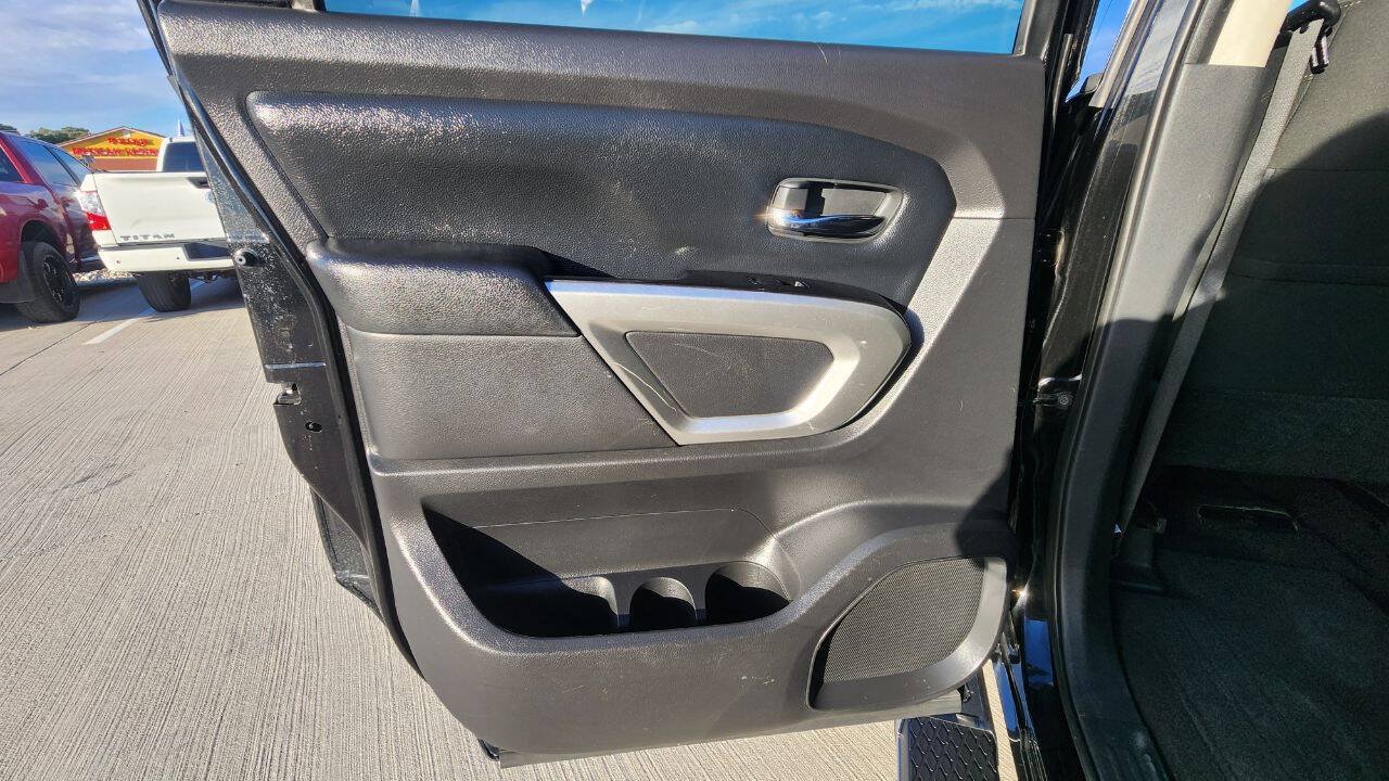 Used 2018 Nissan Titan SV AWD/4WD image 20