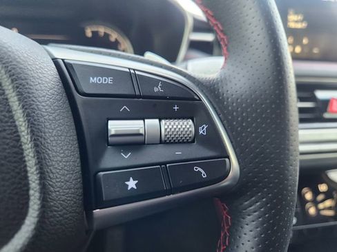 Used 2025 Genesis G70 3.3T Advanced RWD image 29
