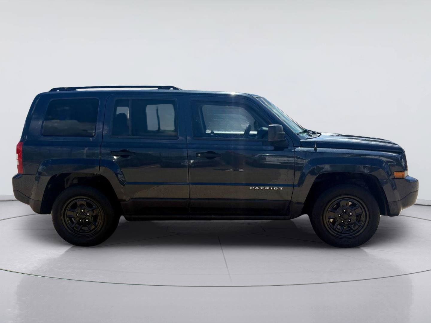 Used 2016 Jeep Patriot Sport FWD image 2