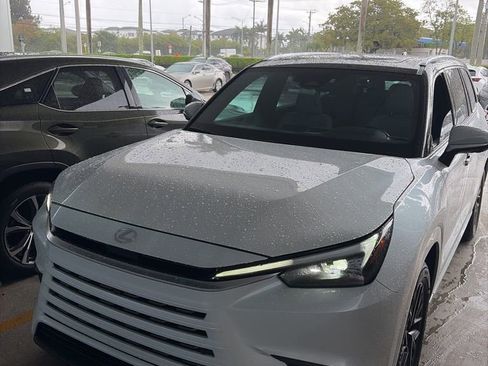 Used 2025 Lexus TX 350 AWD w/ Technology Package image 3