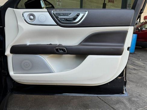 Used 2019 Lincoln Continental Black Label w/ Rear Seat Package image 27